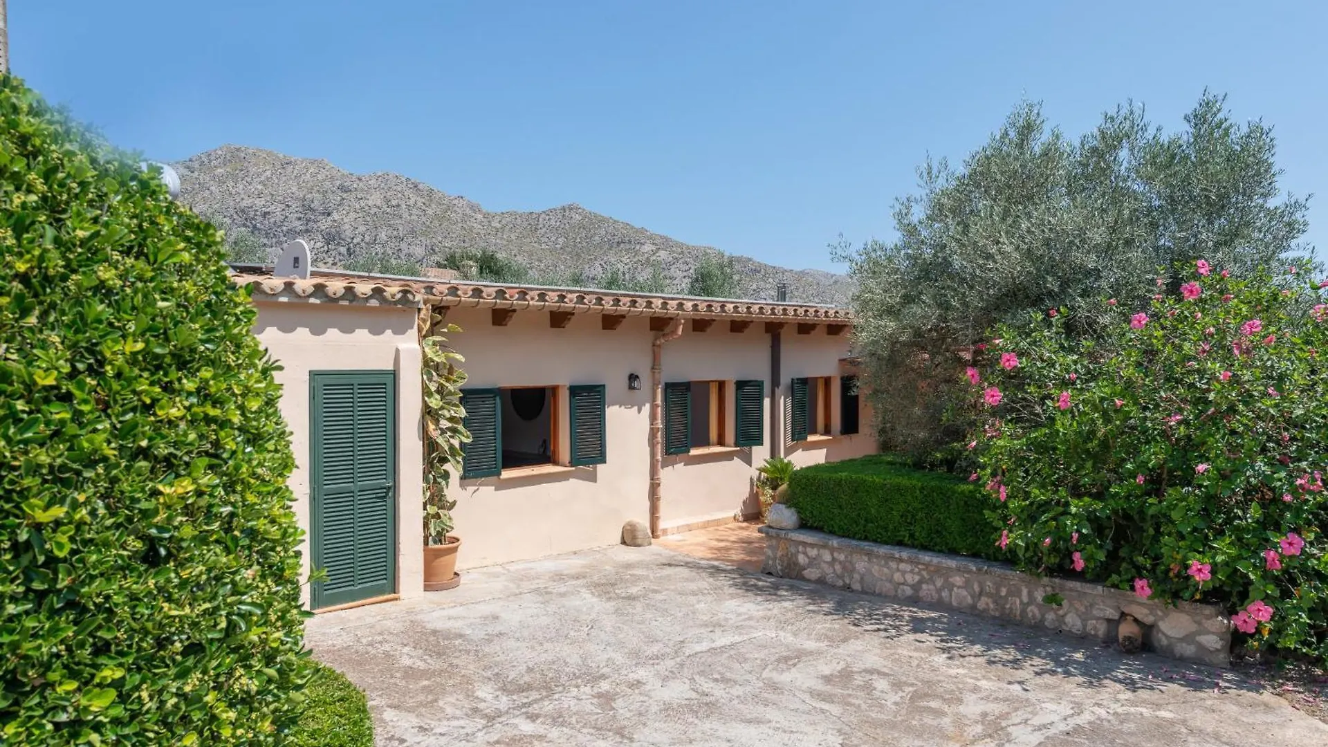 Villa Pont Roma With Pool, Mountain Views & Aircon بويينسا 0*,