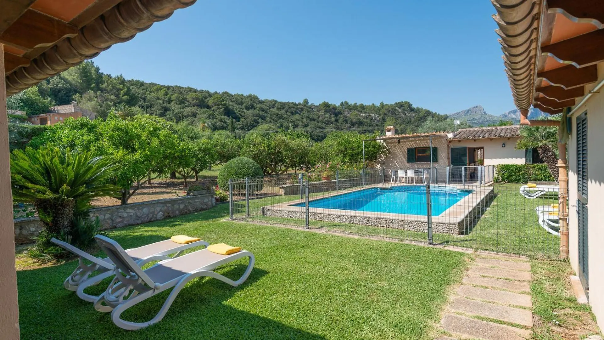 Villa Pont Roma With Pool, Mountain Views & Aircon بويينسا بيت للعطل