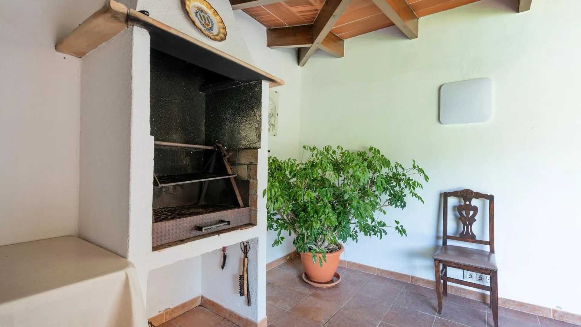 Villa Pont Roma With Pool, Mountain Views & Aircon بويينسا