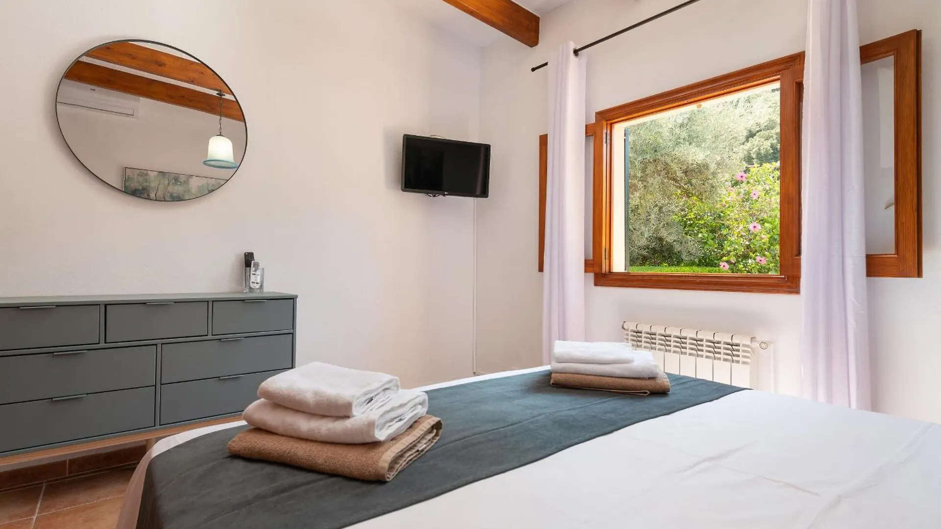 Villa Pont Roma With Pool, Mountain Views & Aircon بويينسا 0*,