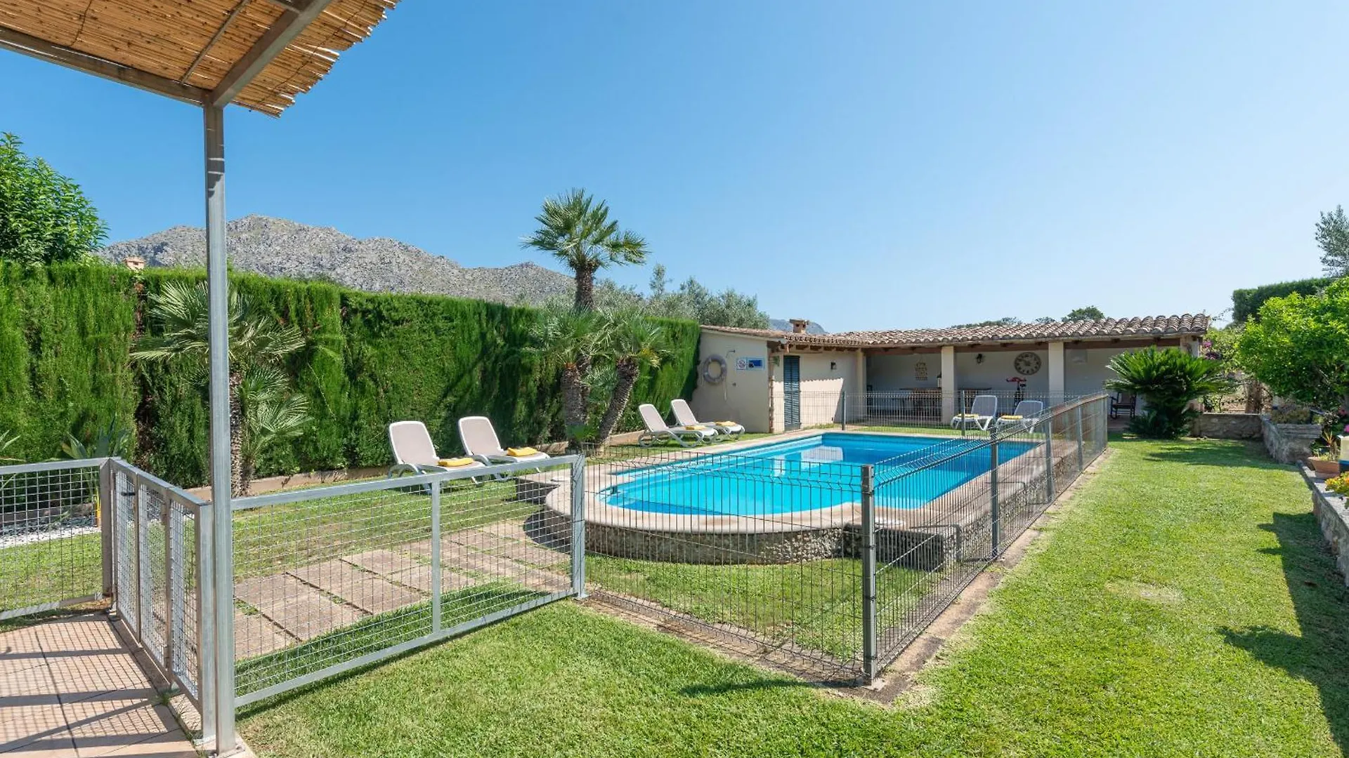 Villa Pont Roma With Pool, Mountain Views & Aircon بويينسا بيت للعطل