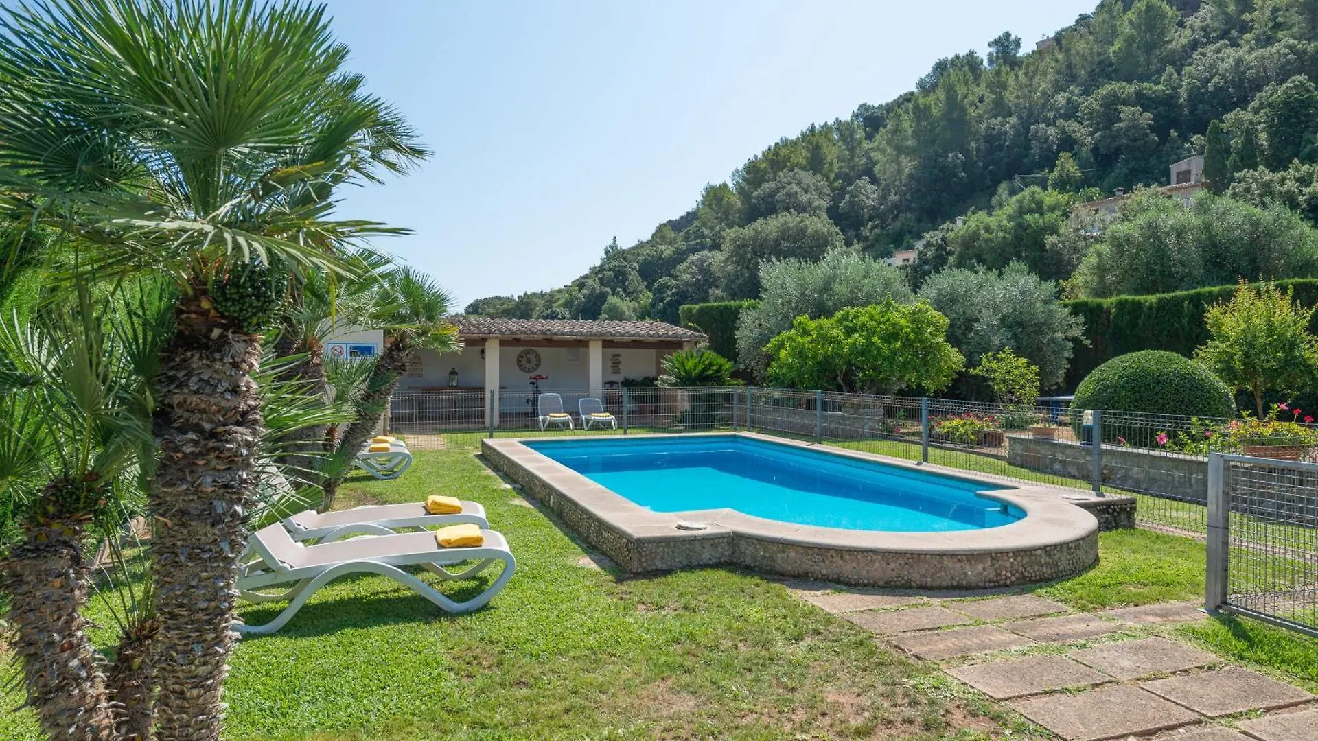Villa Pont Roma With Pool, Mountain Views & Aircon بويينسا