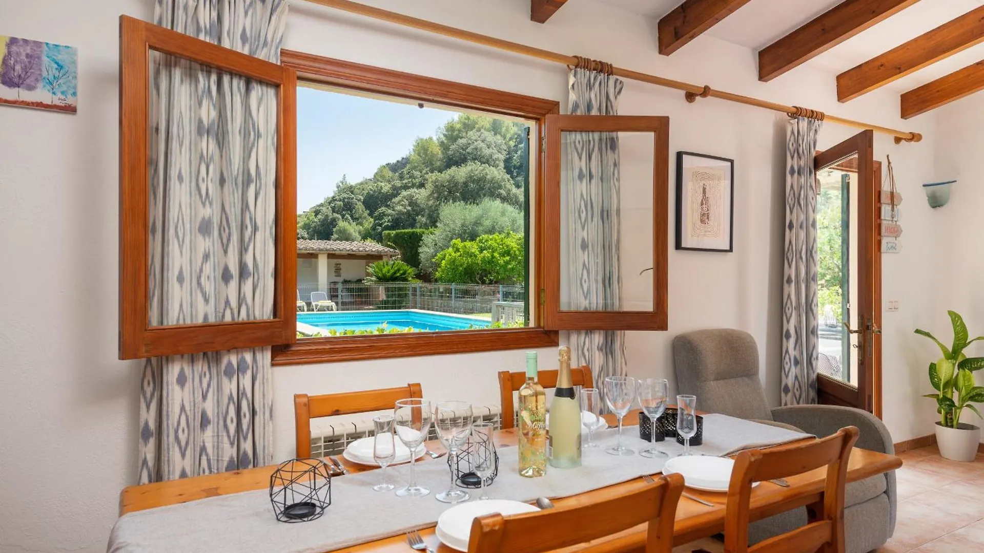 Villa Pont Roma With Pool, Mountain Views & Aircon بويينسا