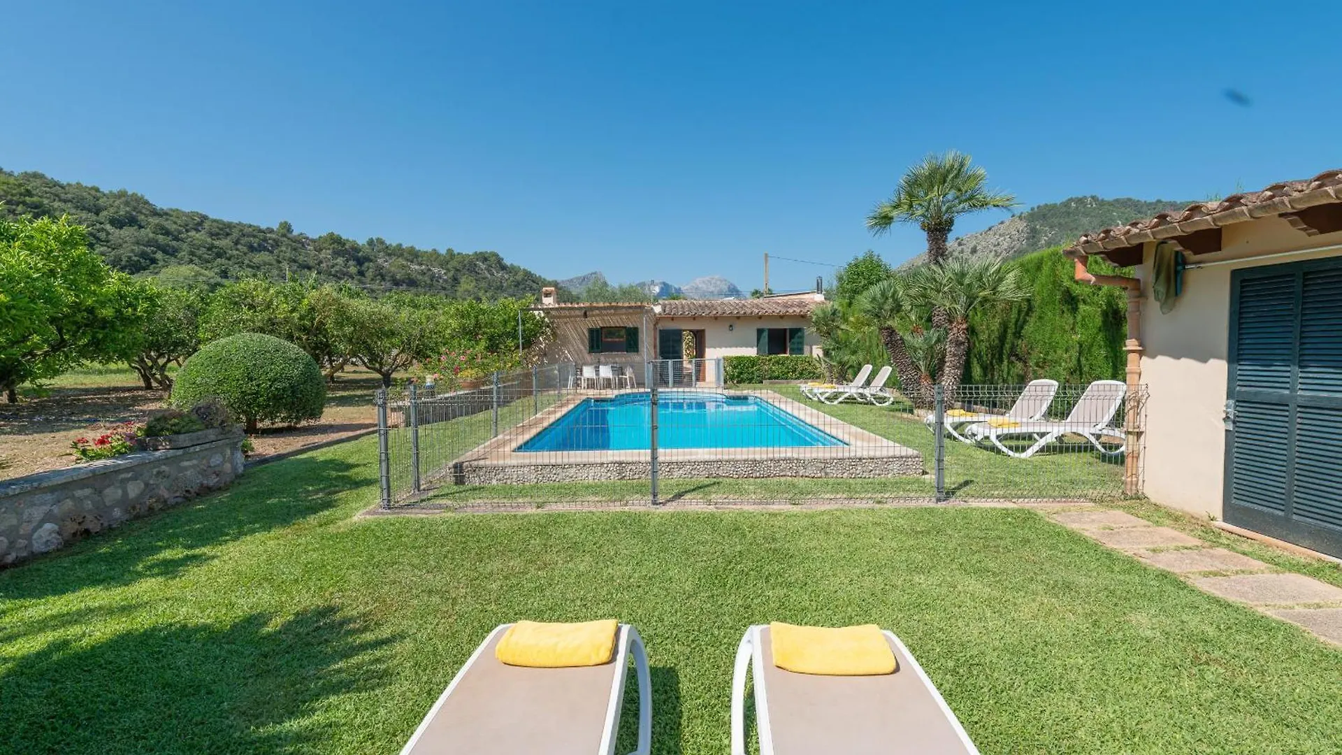 Villa Pont Roma With Pool, Mountain Views & Aircon بويينسا بيت للعطل