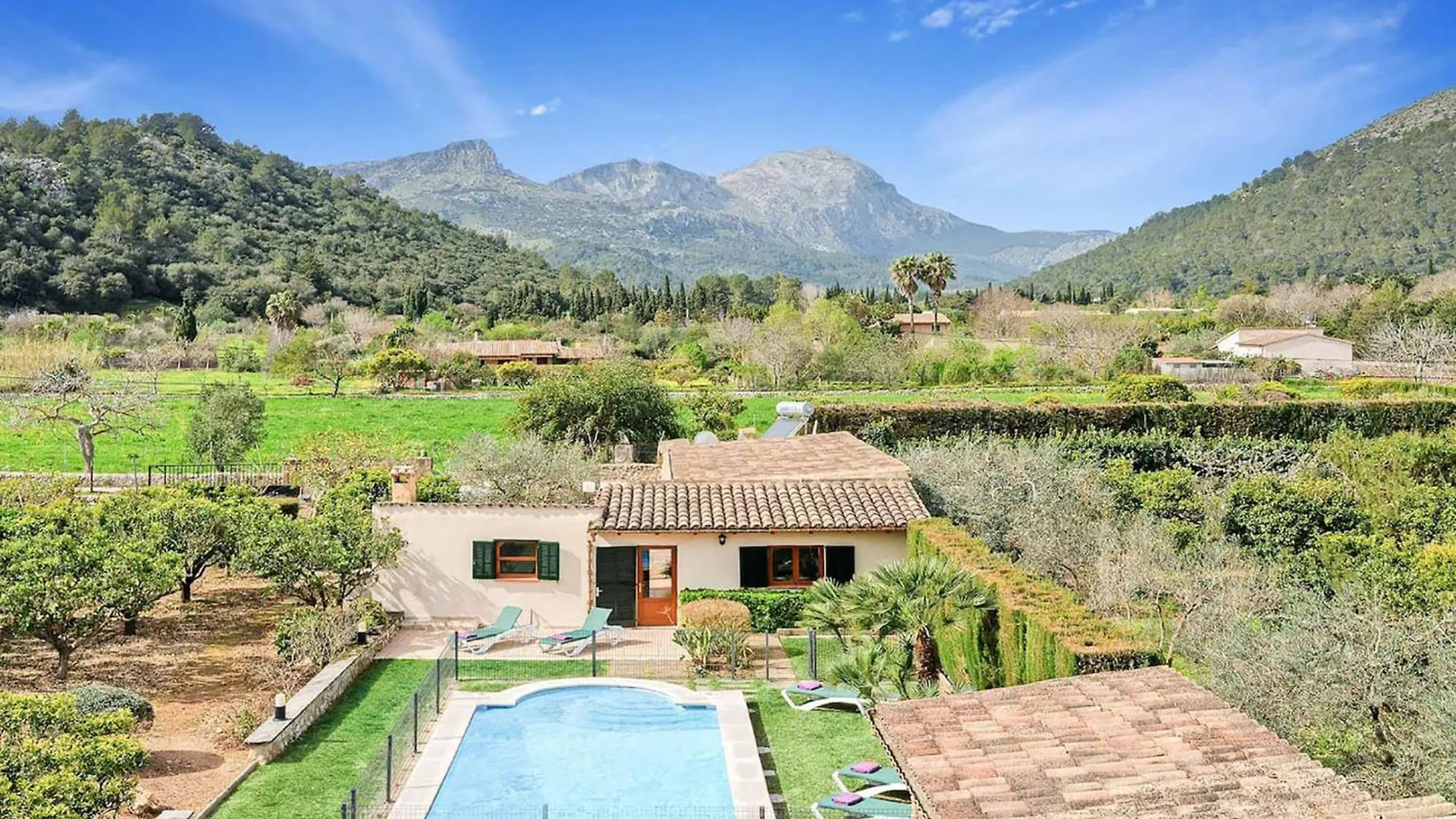 Villa Pont Roma With Pool, Mountain Views & Aircon بويينسا بيت للعطل